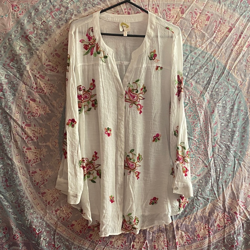 Fig and Flower White Blouse with Pink Floral Embroidery